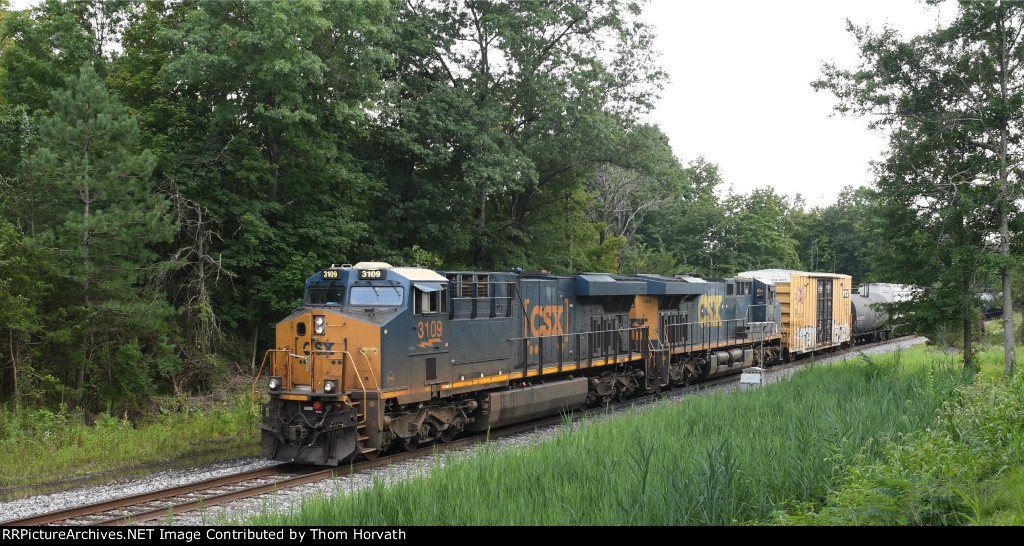 CSX M406 is east bound on the Trenton Line